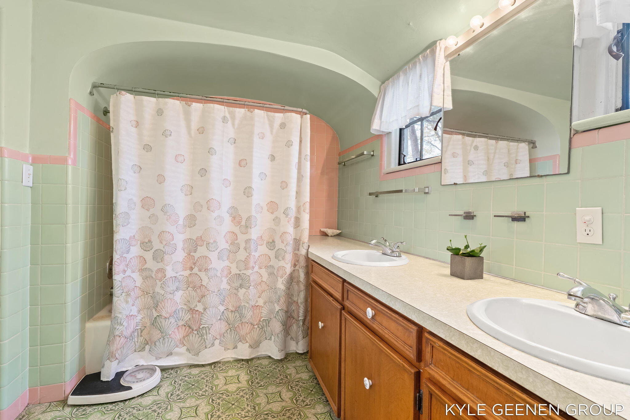 1418 Waukazoo Drive Holland MI 49424