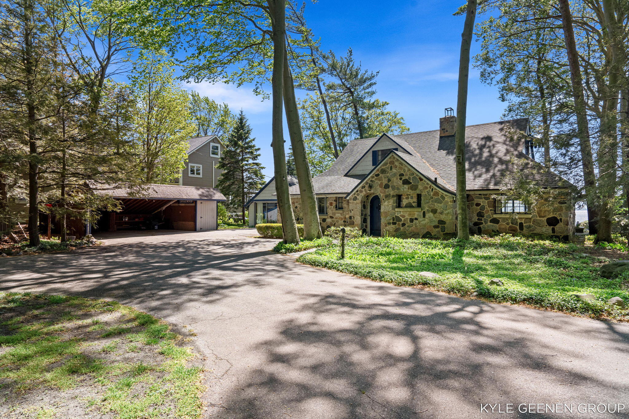 1418 Waukazoo Drive Holland MI 49424