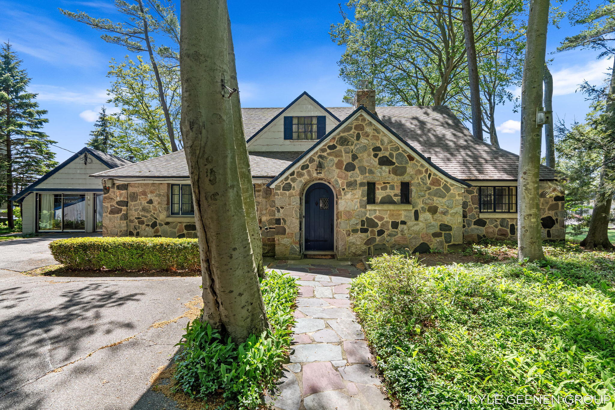 1418 Waukazoo Drive Holland MI 49424