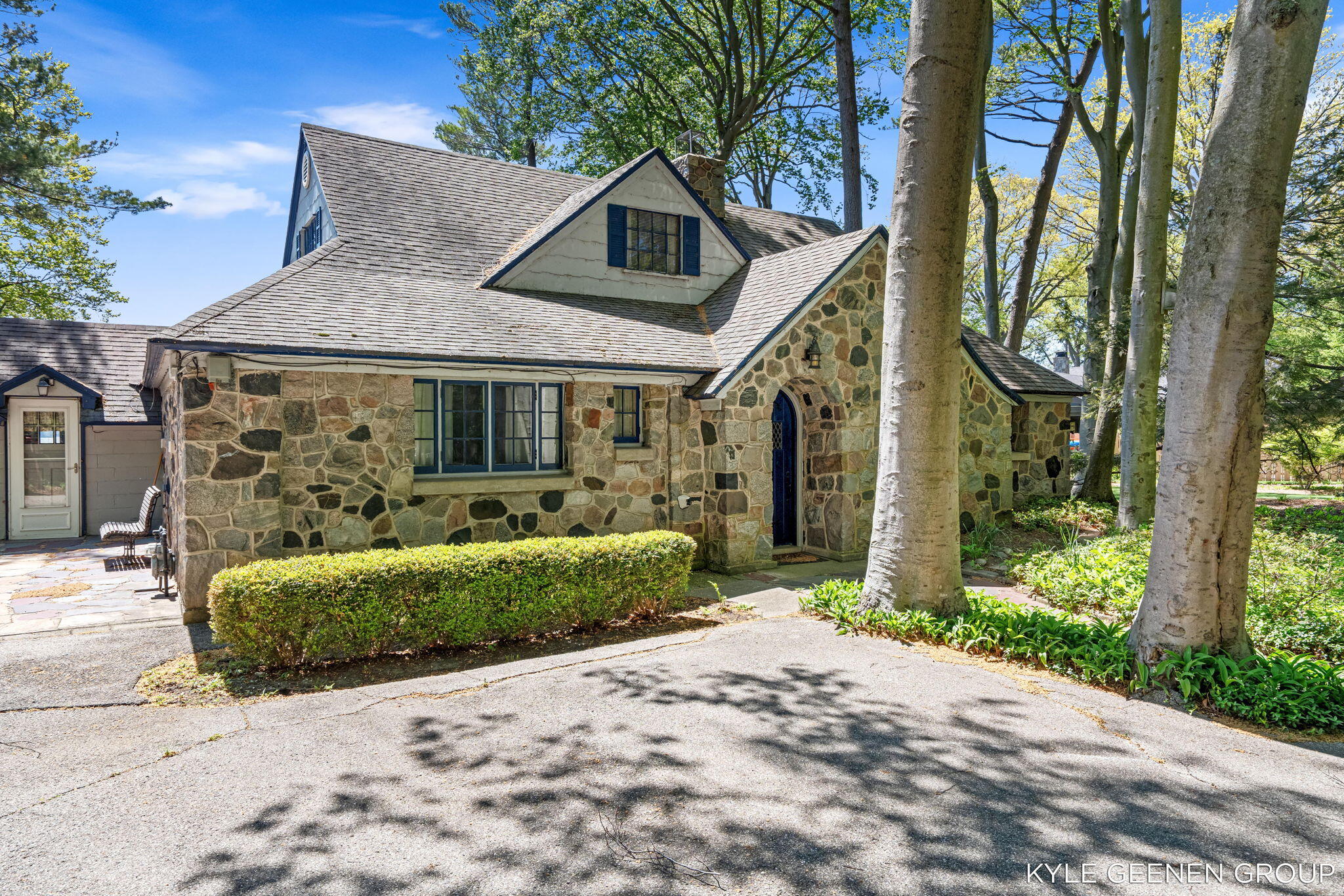 1418 Waukazoo Drive Holland MI 49424