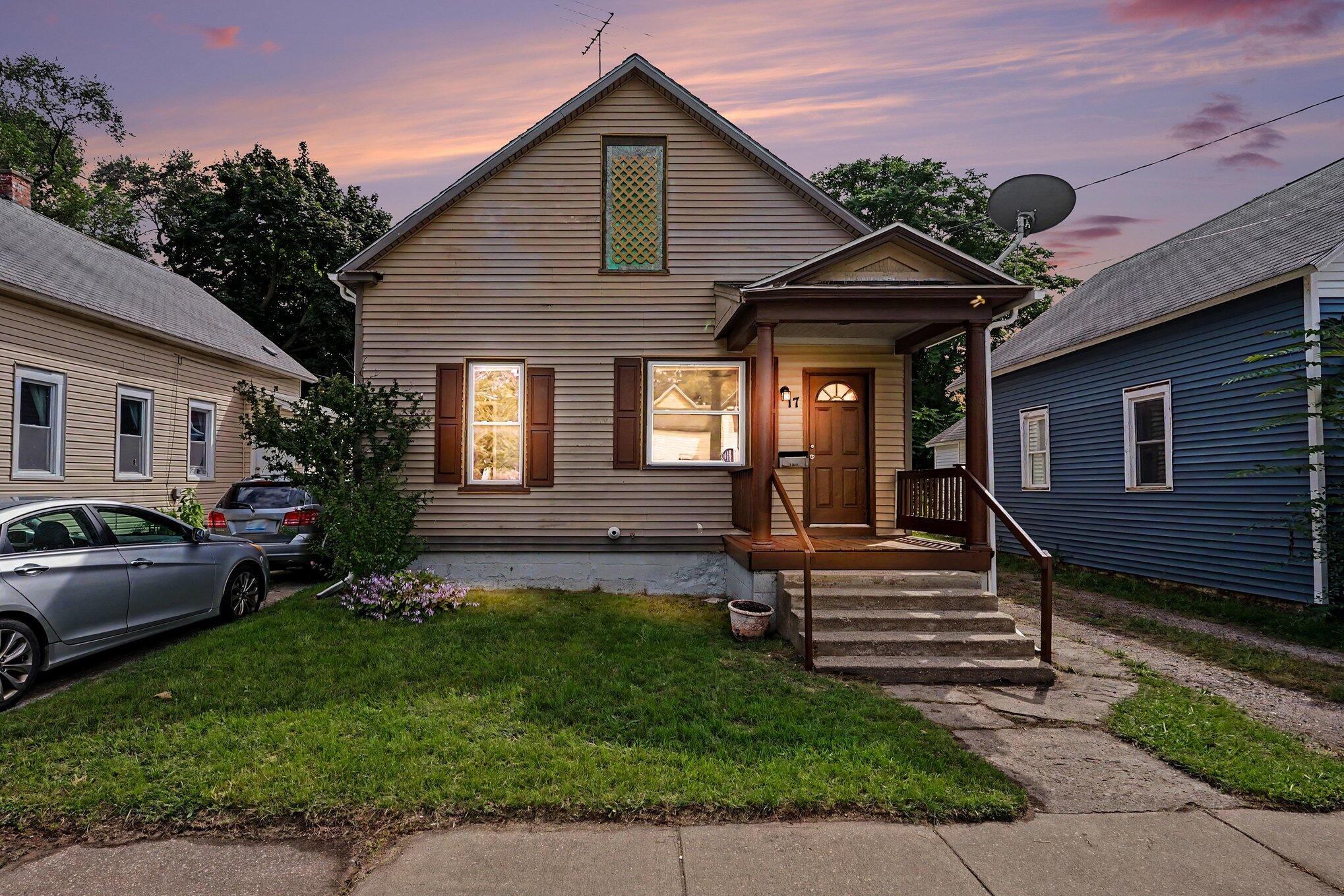 17 E Isabella Avenue Muskegon MI 49442