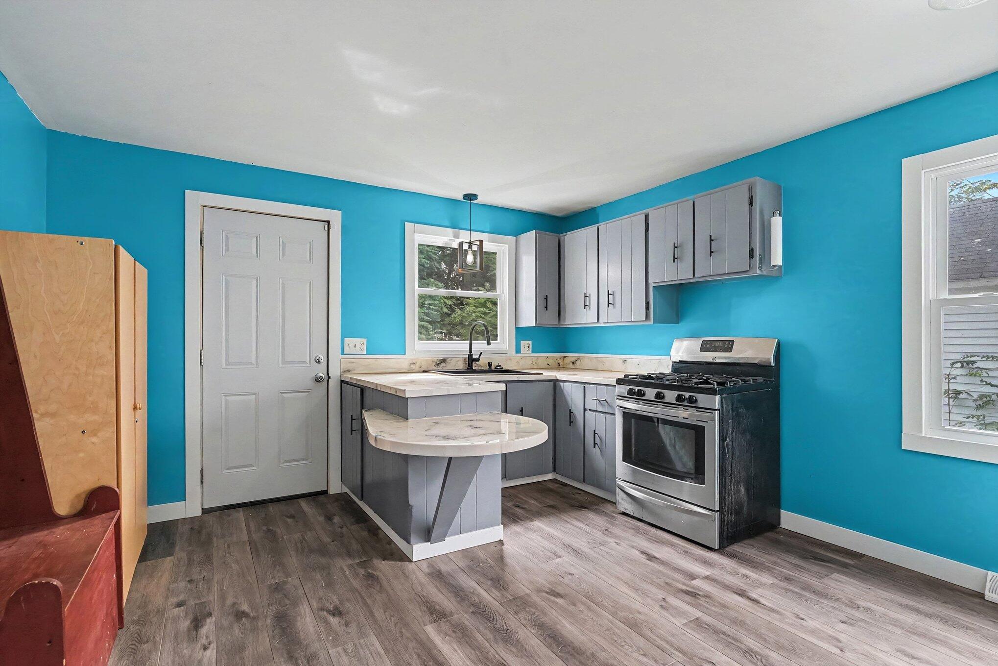 17 E Isabella Avenue Muskegon MI 49442