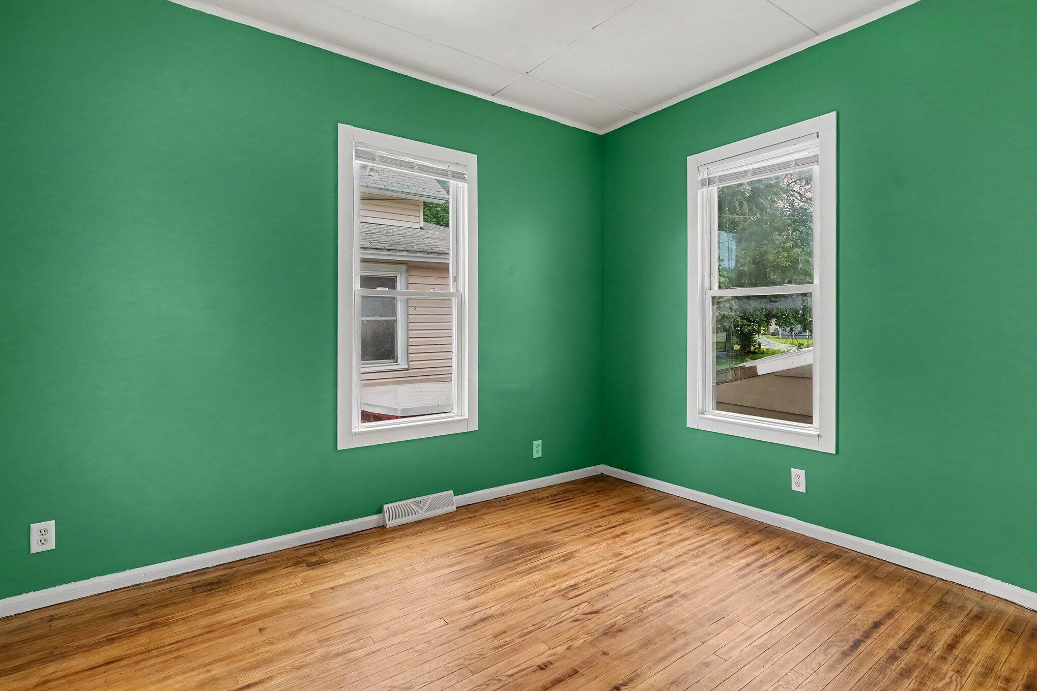 17 E Isabella Avenue Muskegon MI 49442