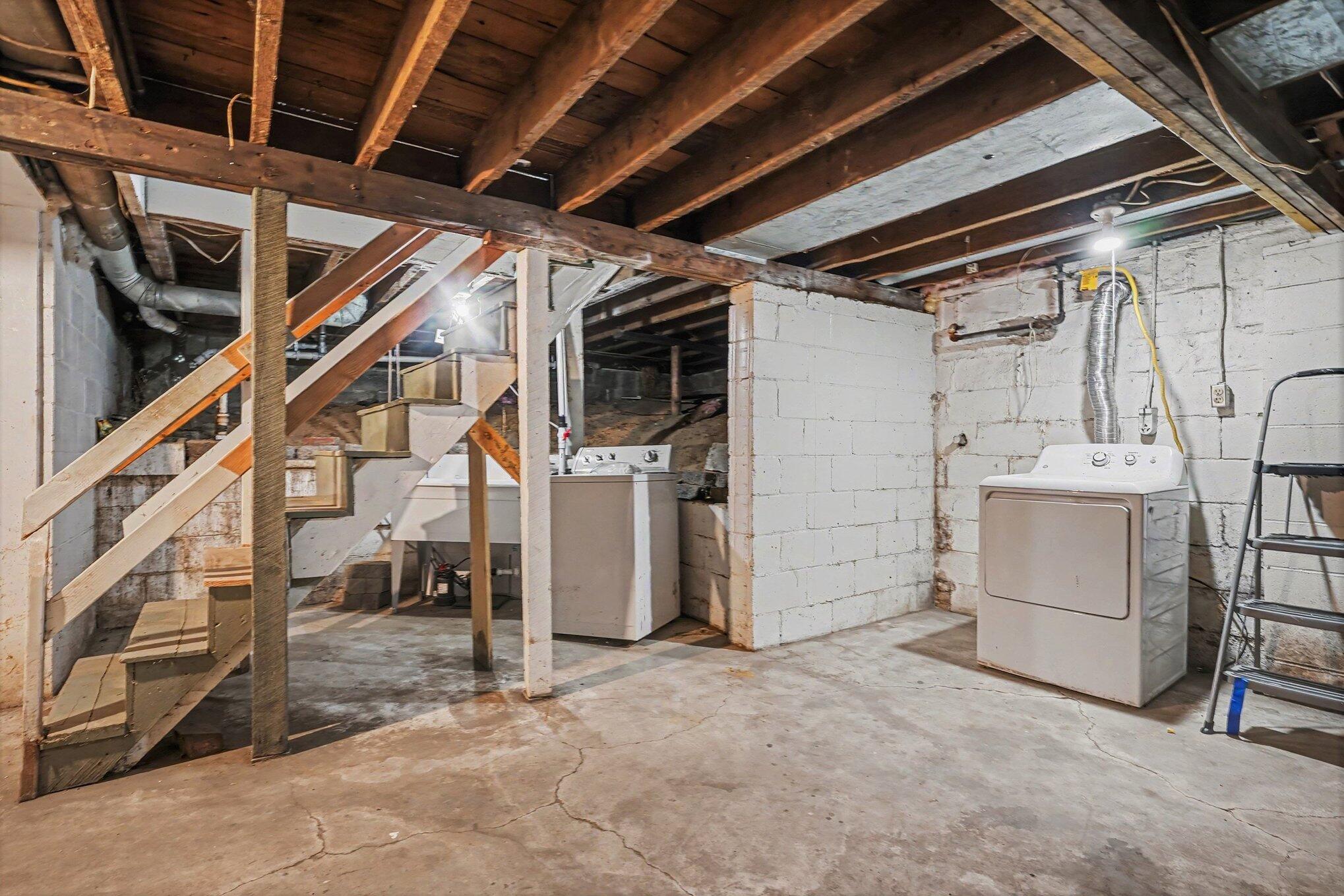 17 E Isabella Avenue Muskegon MI 49442