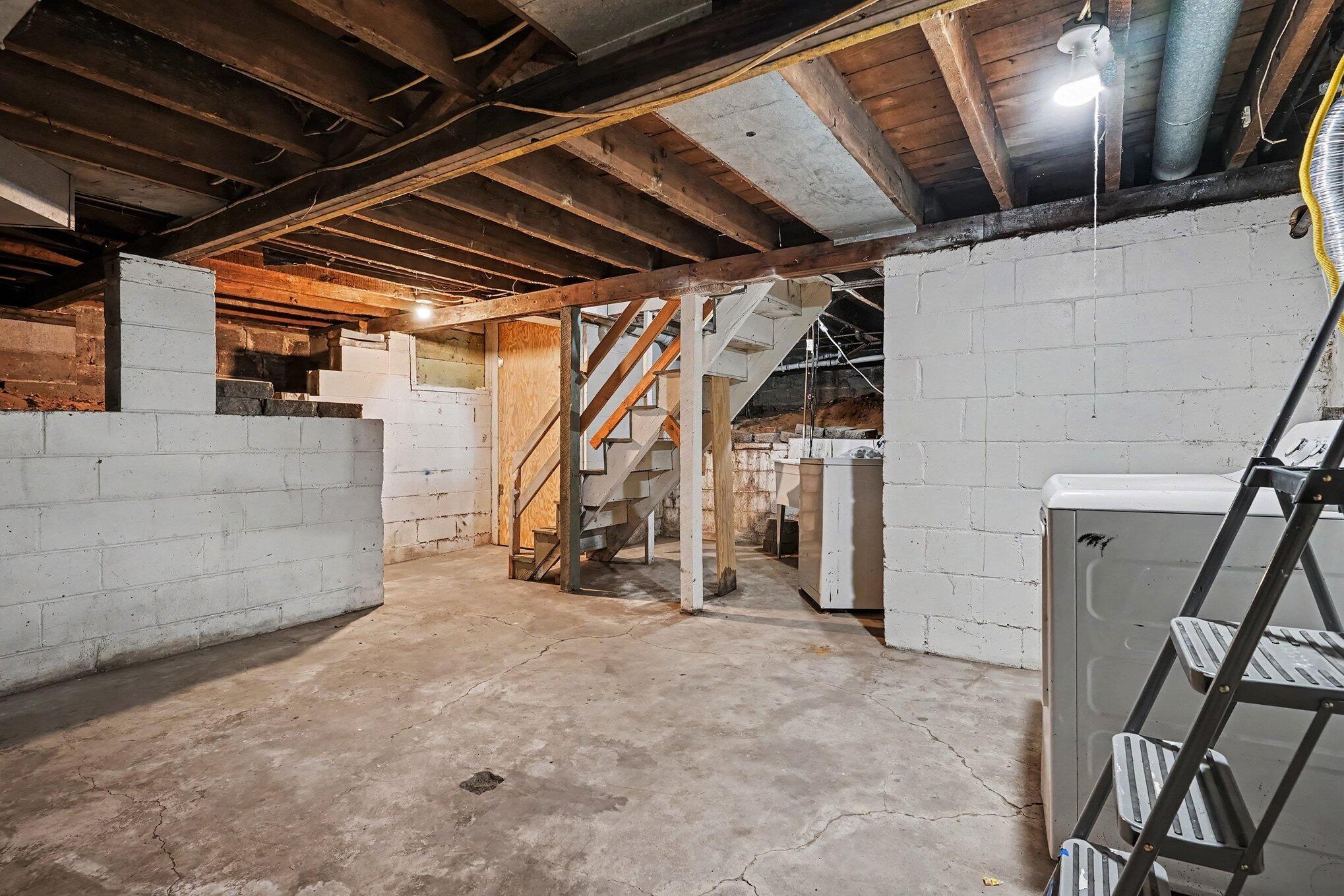 17 E Isabella Avenue Muskegon MI 49442