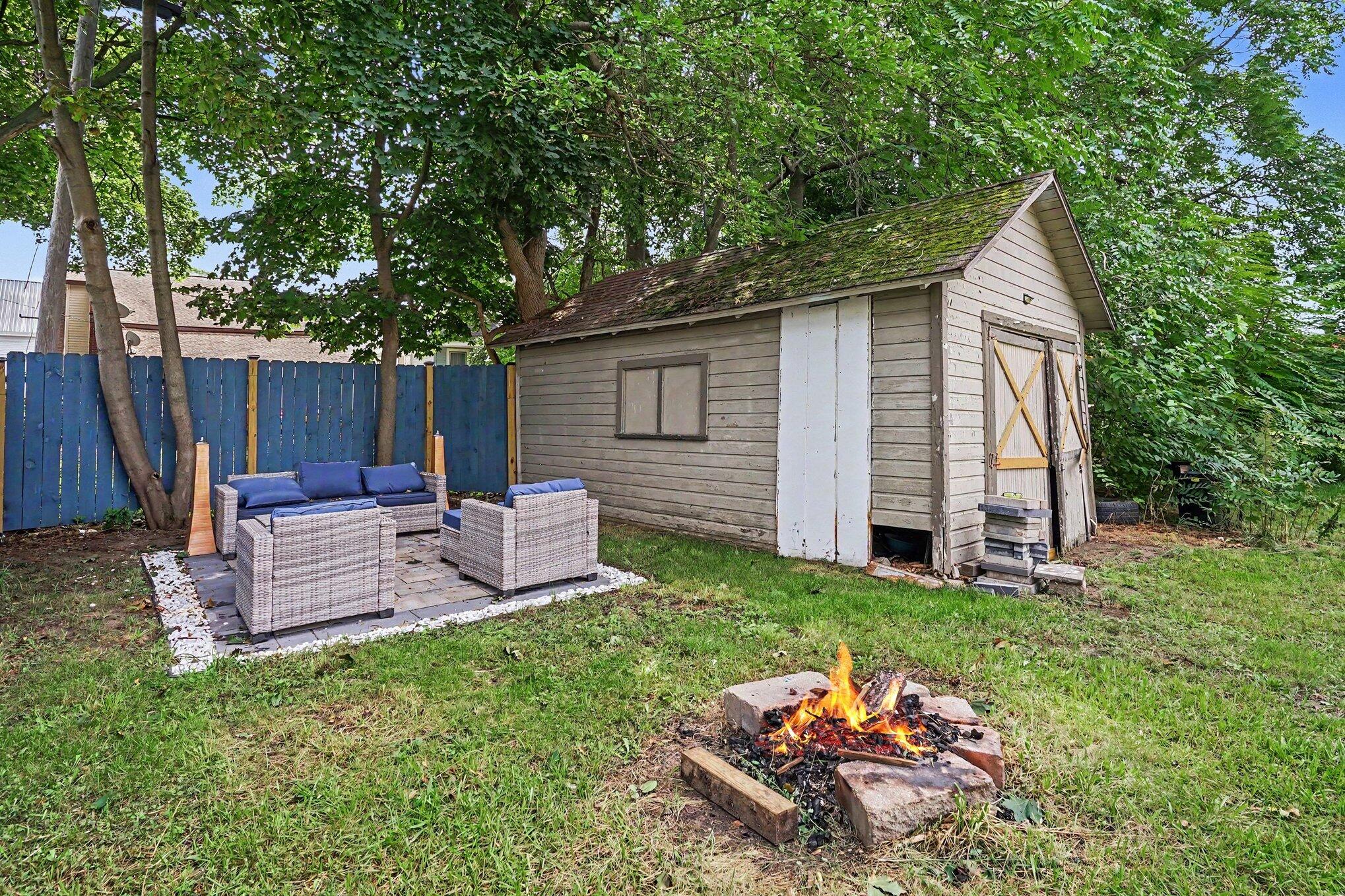 17 E Isabella Avenue Muskegon MI 49442
