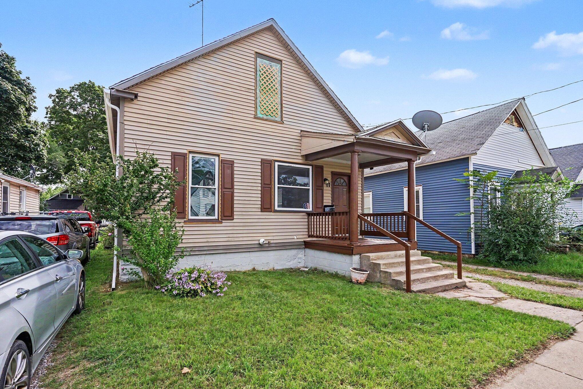 17 E Isabella Avenue Muskegon MI 49442