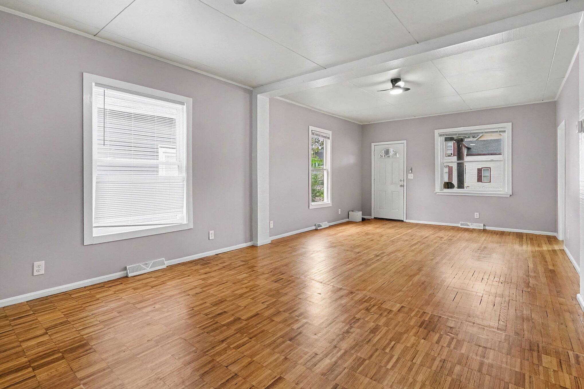 17 E Isabella Avenue Muskegon MI 49442