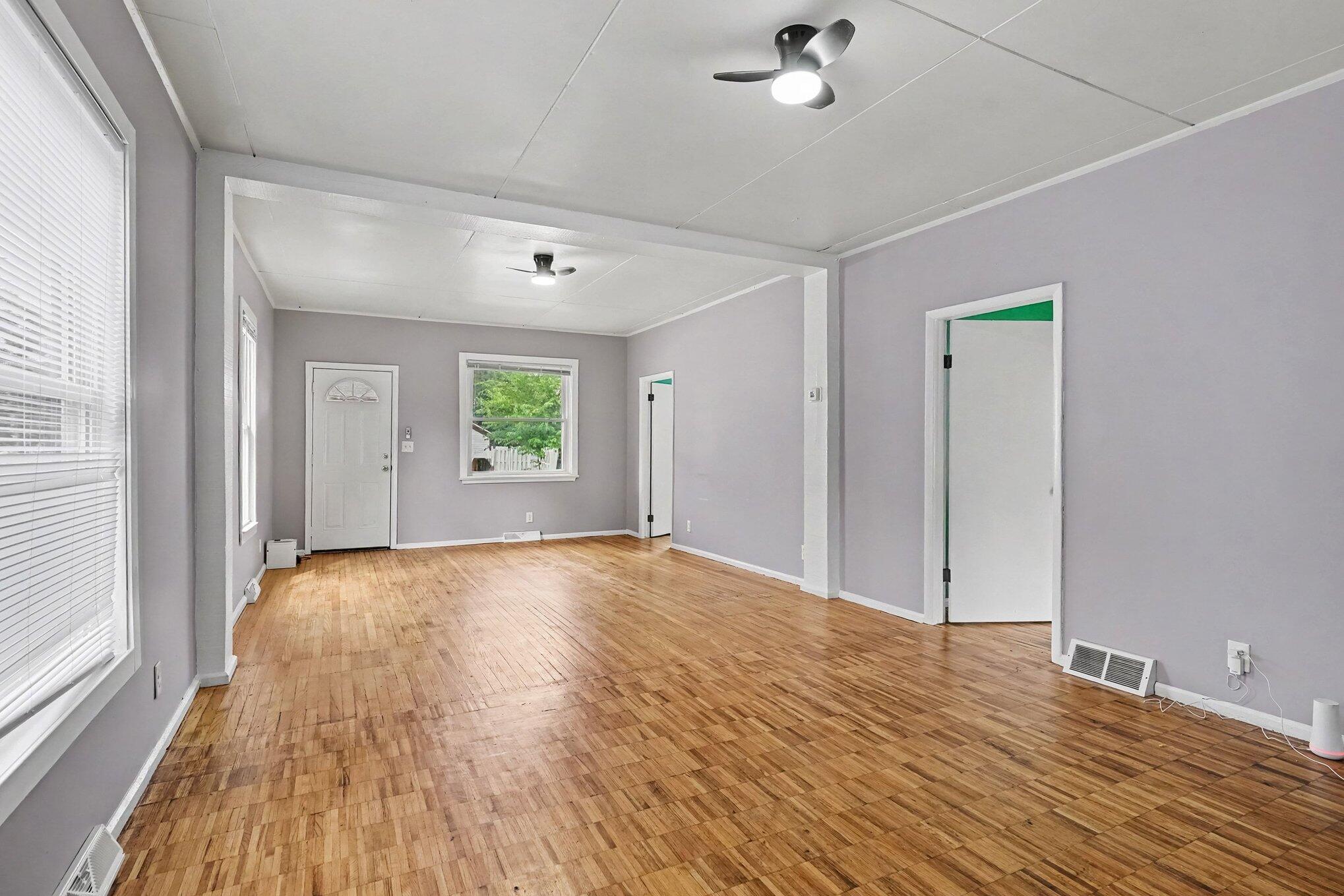 17 E Isabella Avenue Muskegon MI 49442