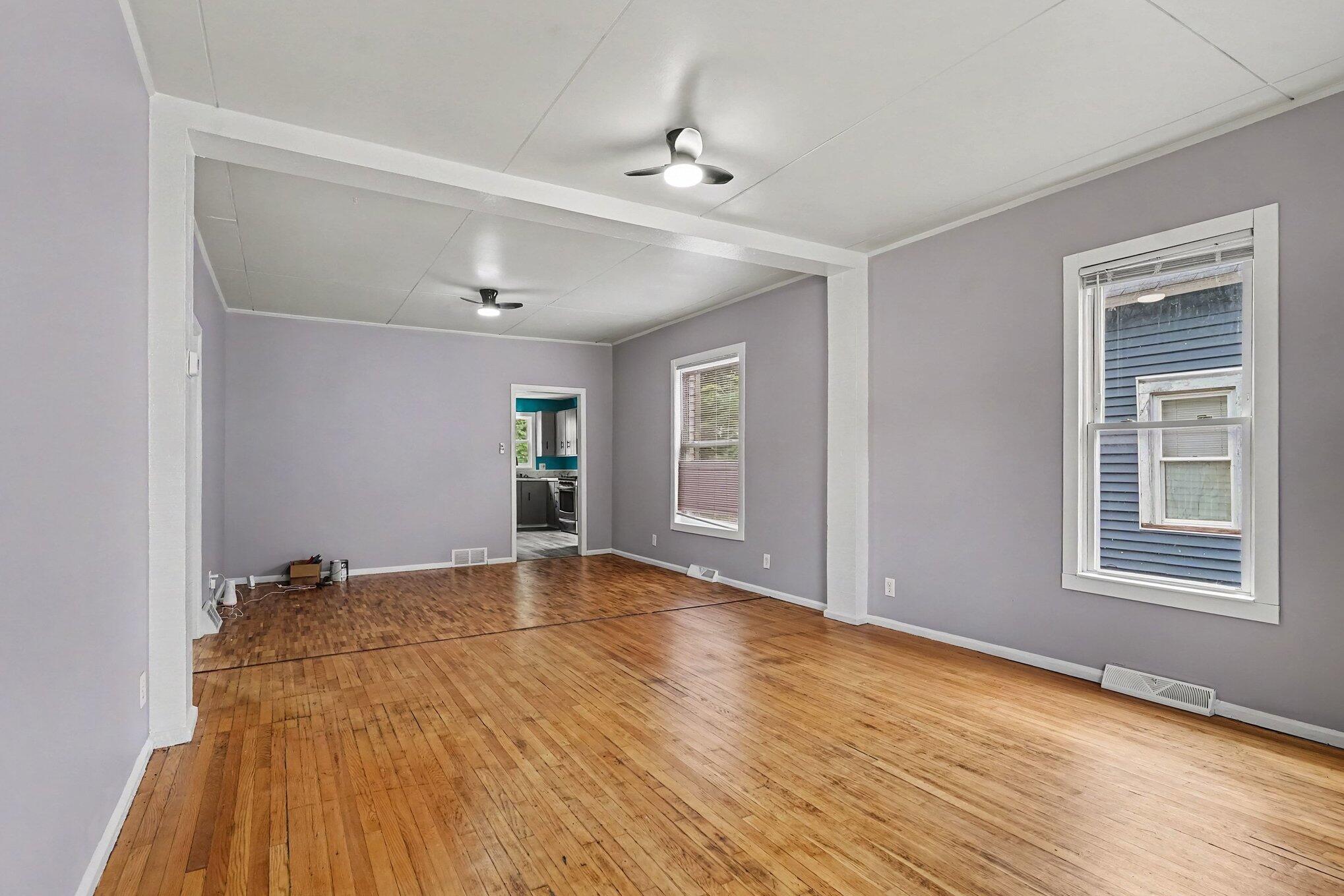17 E Isabella Avenue Muskegon MI 49442