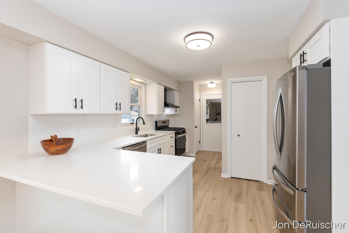 2656 Vassar Drive SE Grand Rapids MI 49506