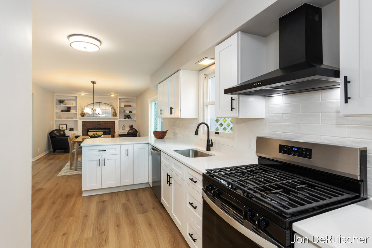 2656 Vassar Drive SE Grand Rapids MI 49506