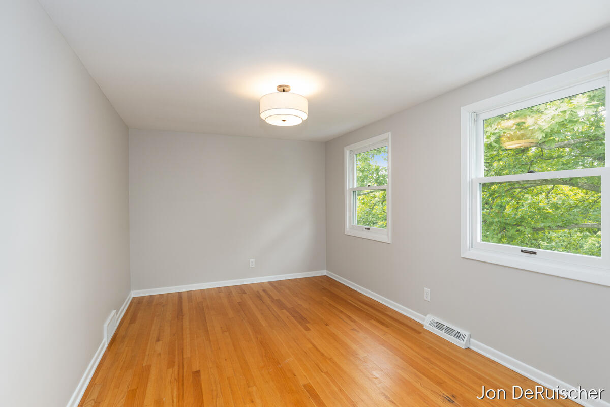 2656 Vassar Drive SE Grand Rapids MI 49506