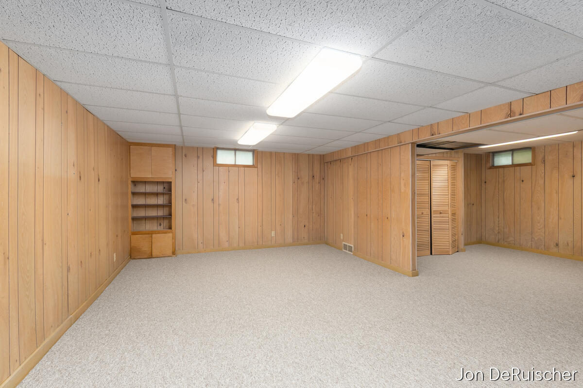 2656 Vassar Drive SE Grand Rapids MI 49506
