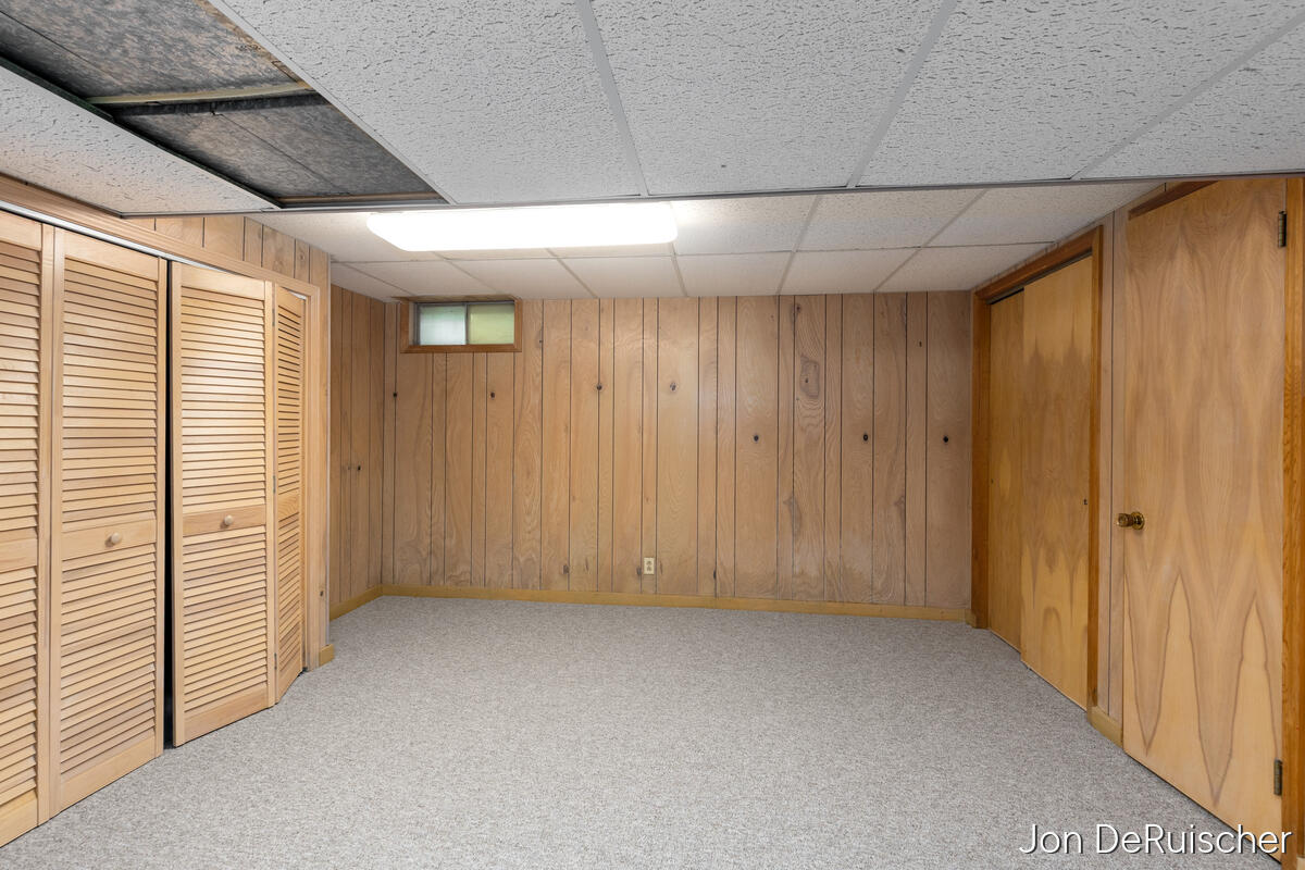 2656 Vassar Drive SE Grand Rapids MI 49506
