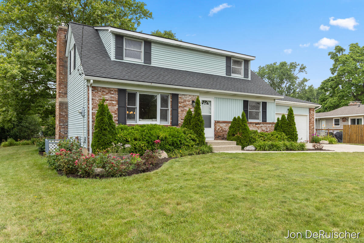 2656 Vassar Drive SE Grand Rapids MI 49506