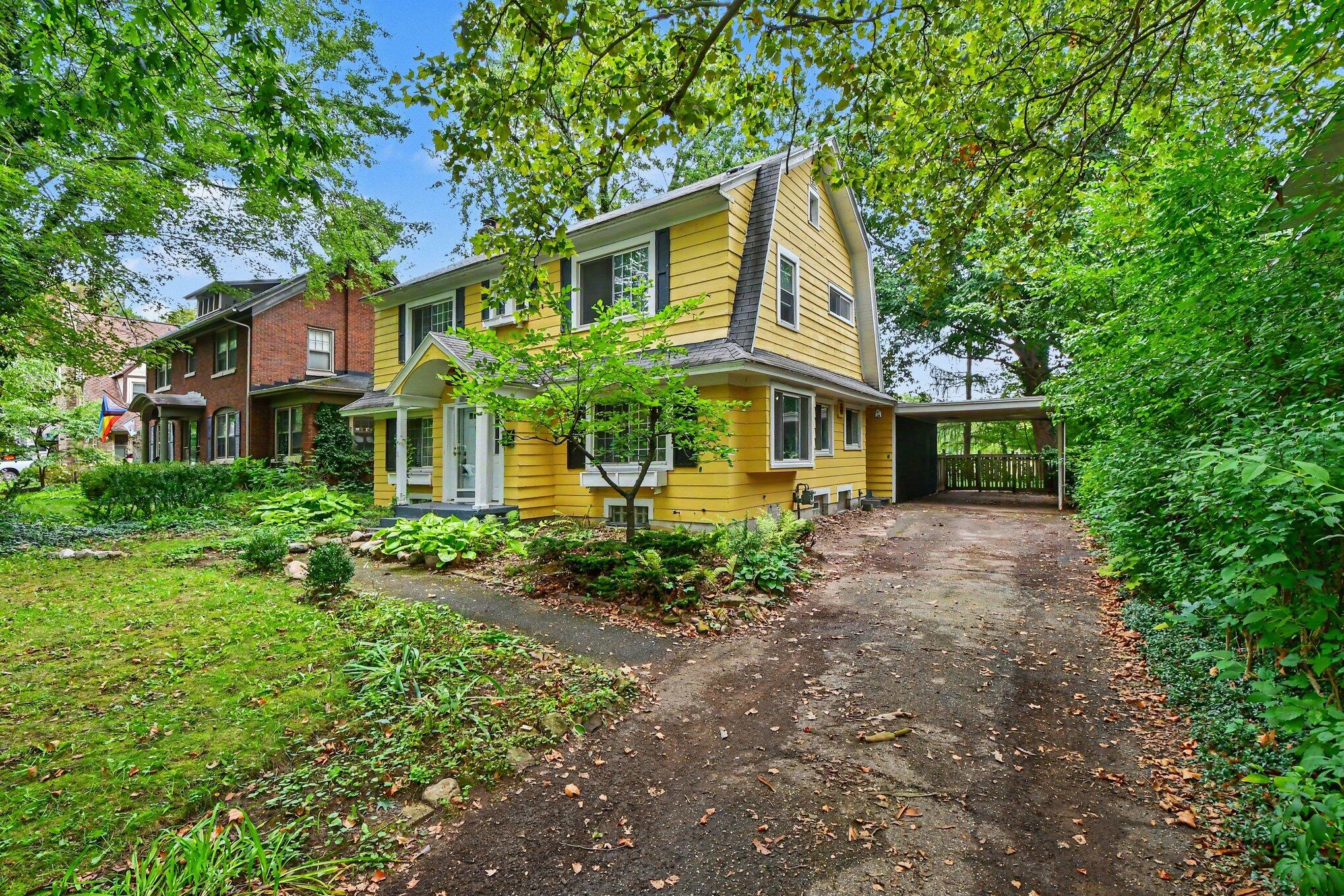 319 Aurora Street SE Grand Rapids MI 49507
