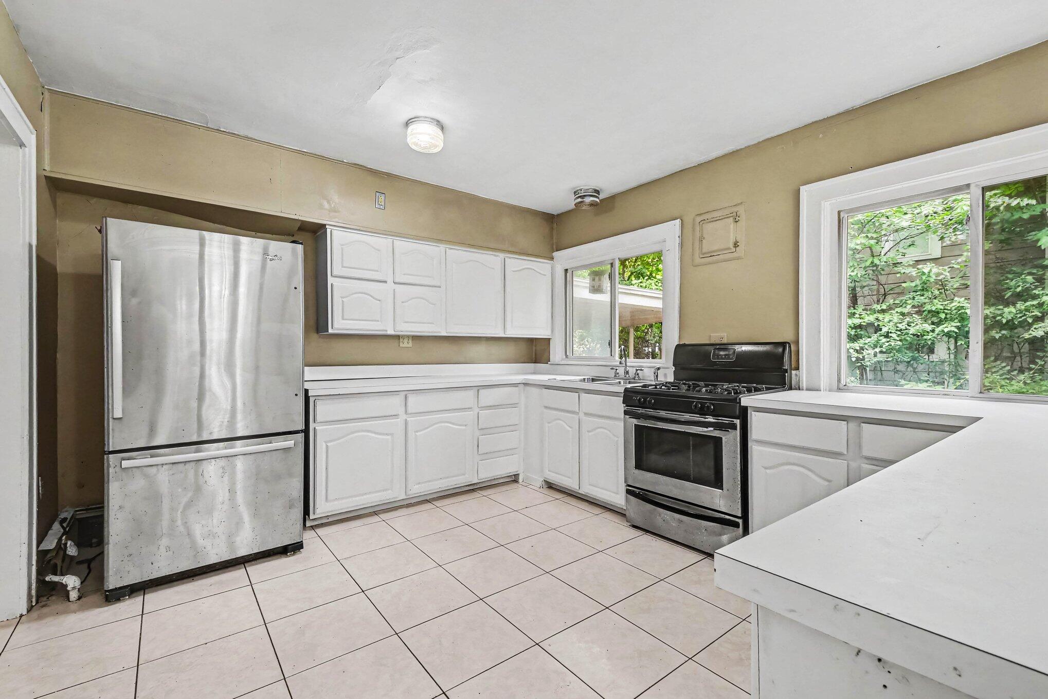 319 Aurora Street SE Grand Rapids MI 49507