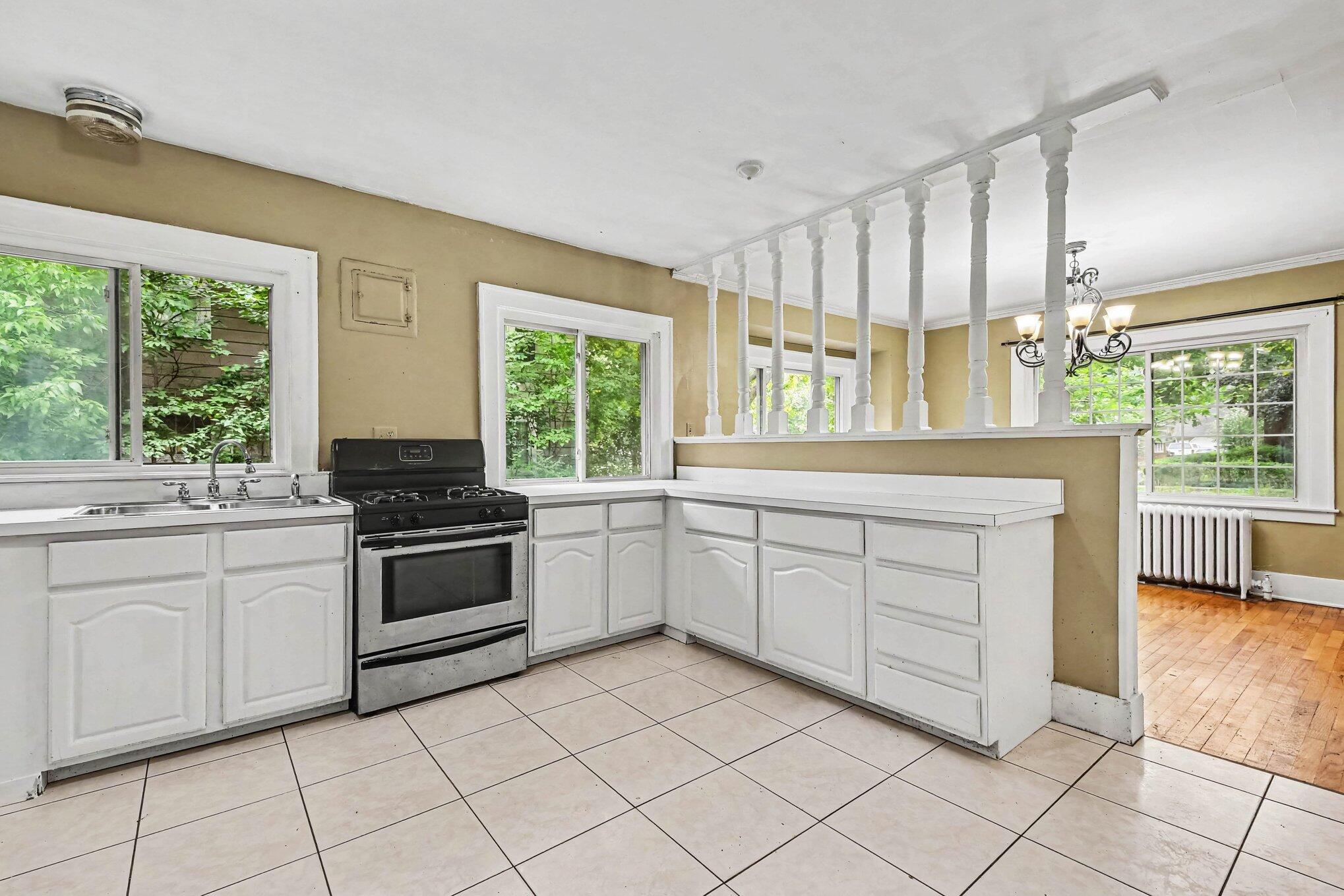 319 Aurora Street SE Grand Rapids MI 49507