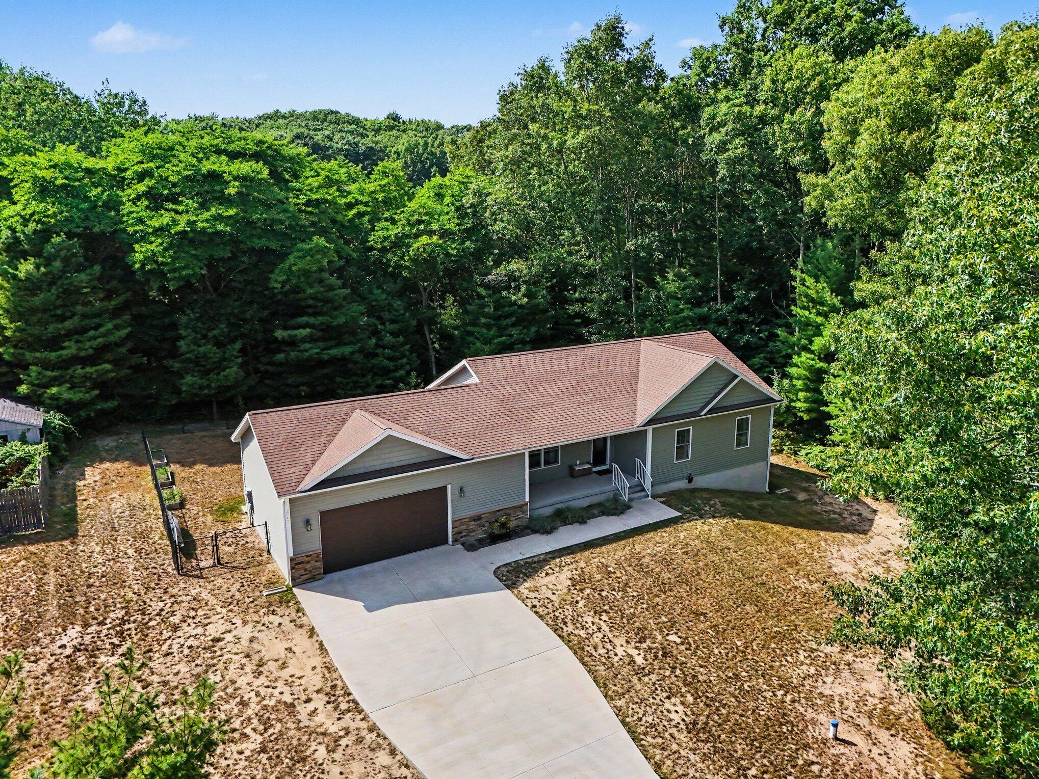 2047 N Lakeshore Drive Ludington MI 49431