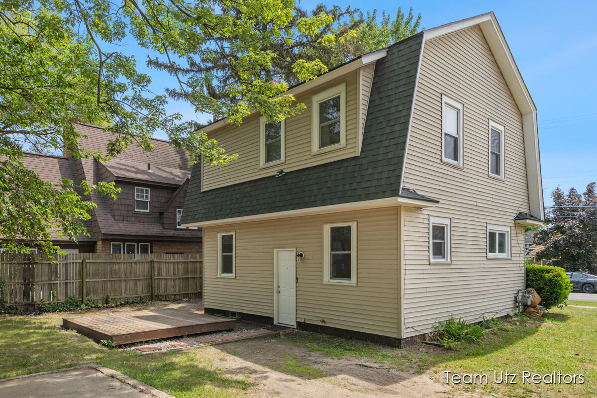 615 Griggs Street SE Grand Rapids MI 49507