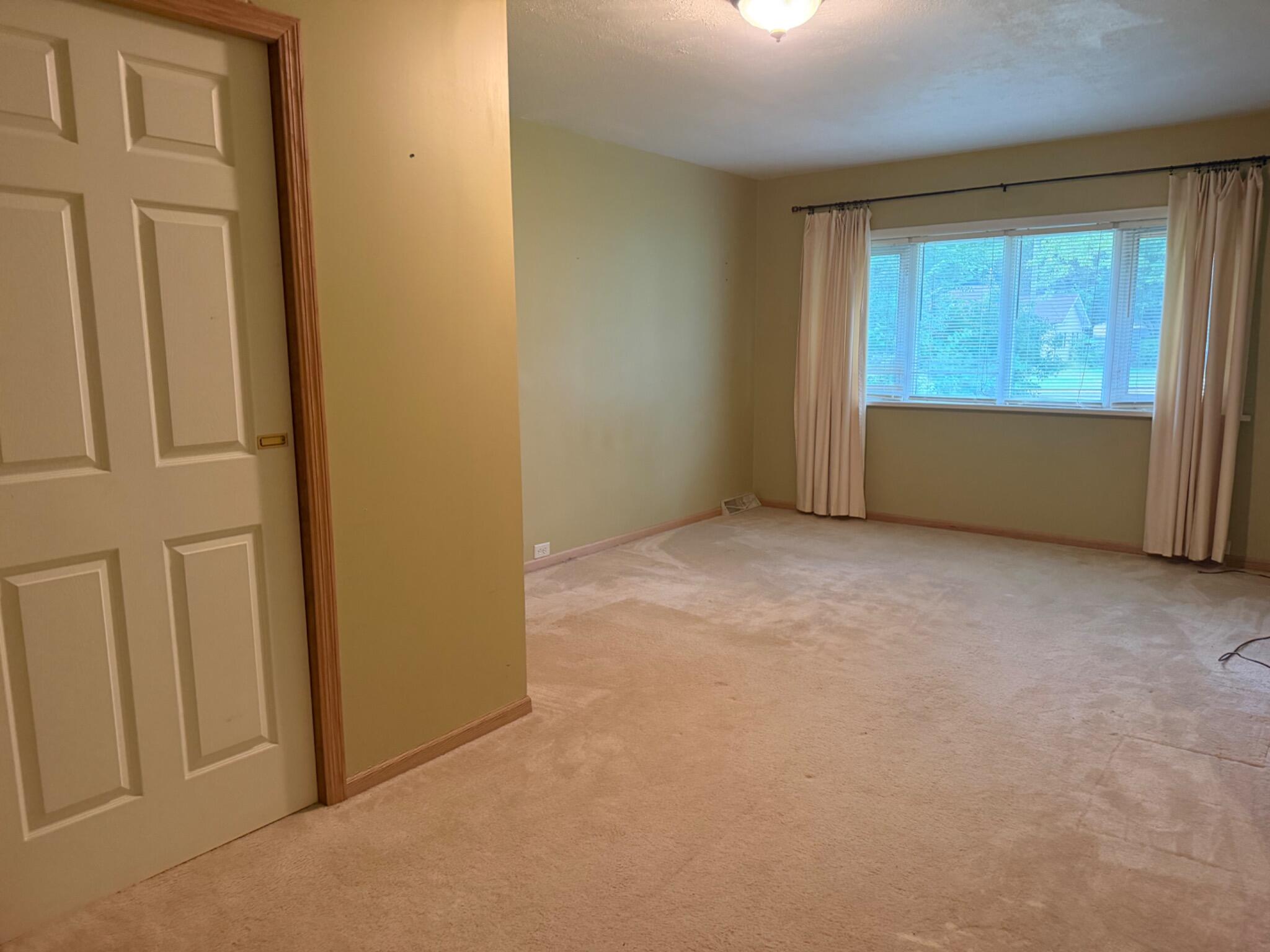 1637 Grove Avenue Benton Harbor MI 49022
