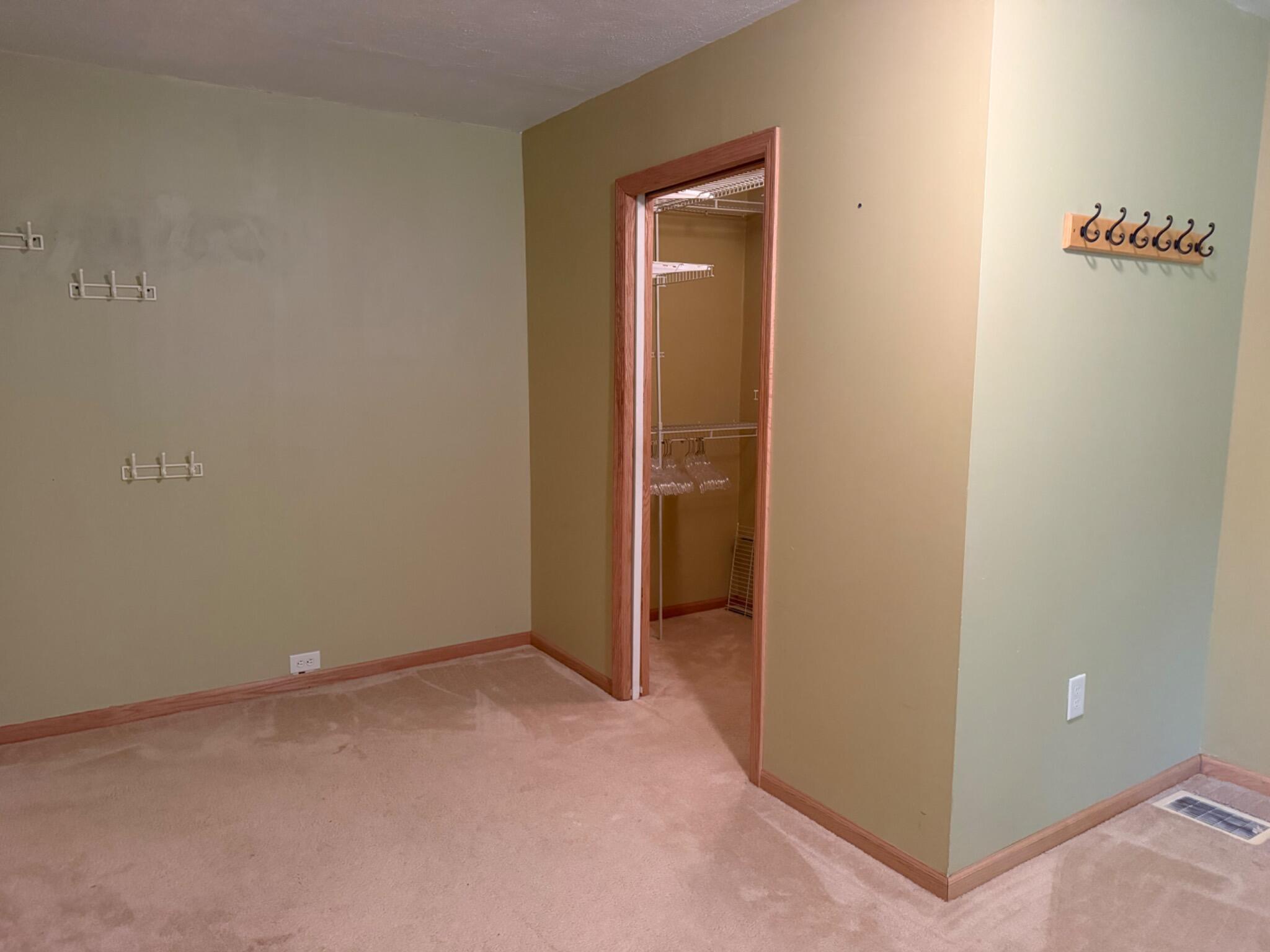 1637 Grove Avenue Benton Harbor MI 49022