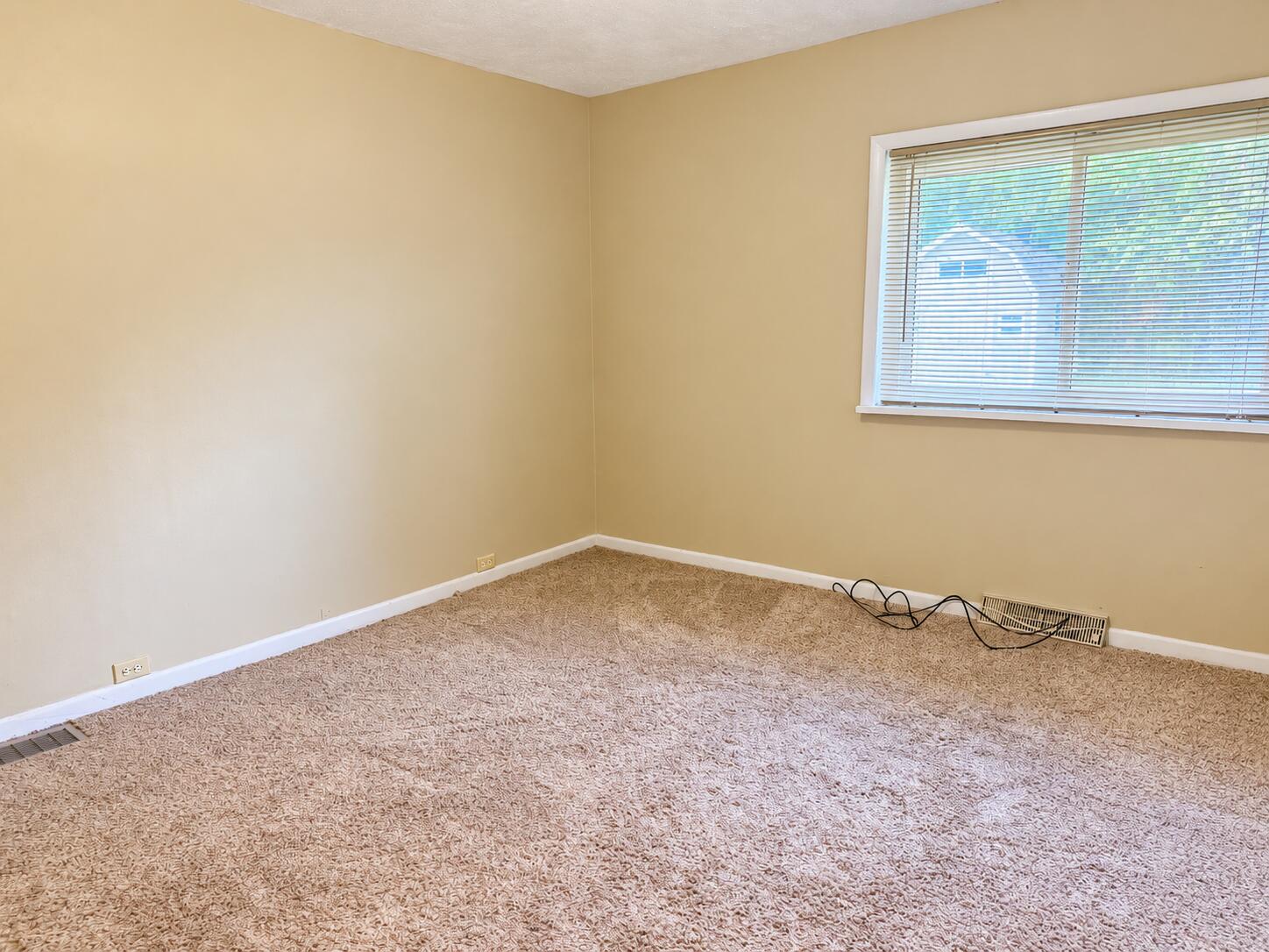 1637 Grove Avenue Benton Harbor MI 49022