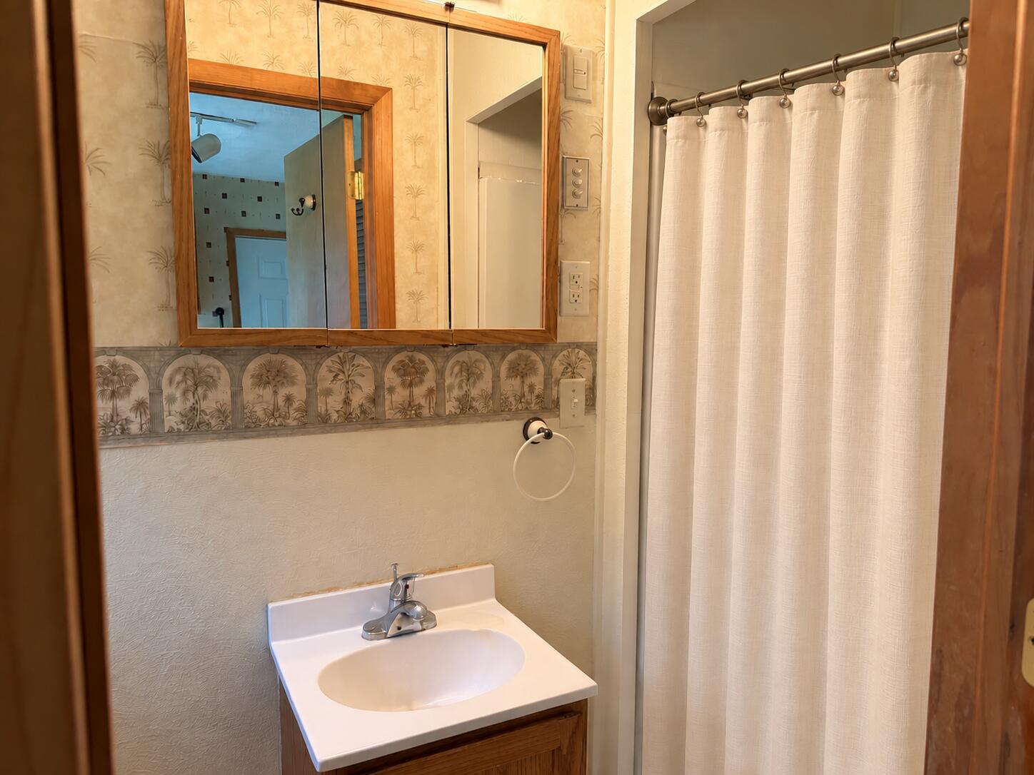 1637 Grove Avenue Benton Harbor MI 49022