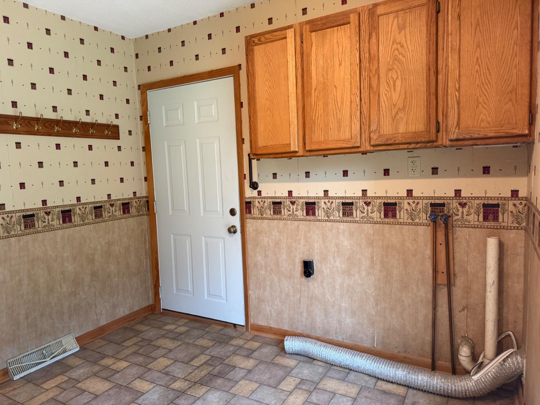 1637 Grove Avenue Benton Harbor MI 49022