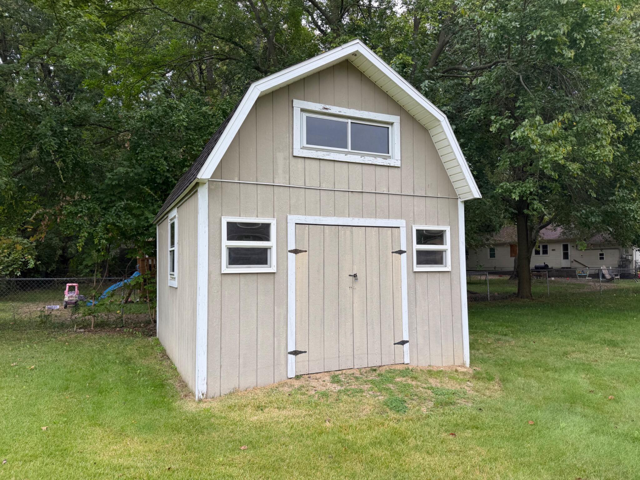 1637 Grove Avenue Benton Harbor MI 49022