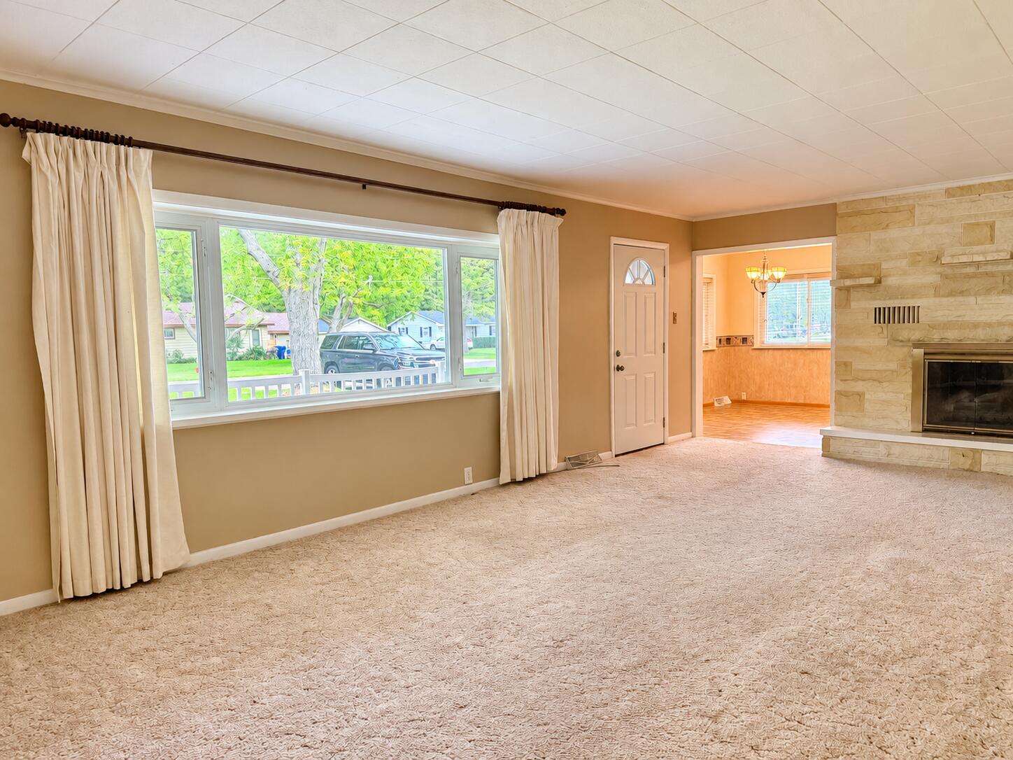1637 Grove Avenue Benton Harbor MI 49022