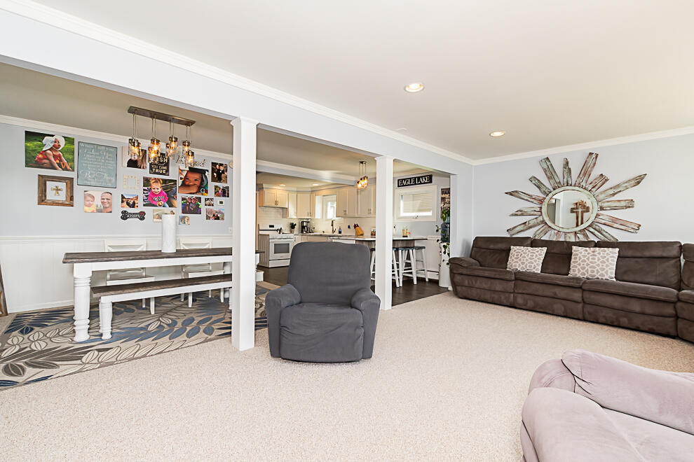 1210 N Eagle Lake Drive Kalamazoo MI 49009