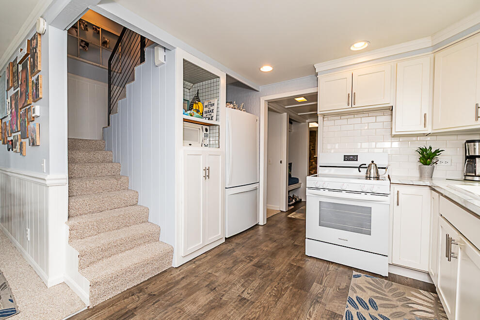 1210 N Eagle Lake Drive Kalamazoo MI 49009