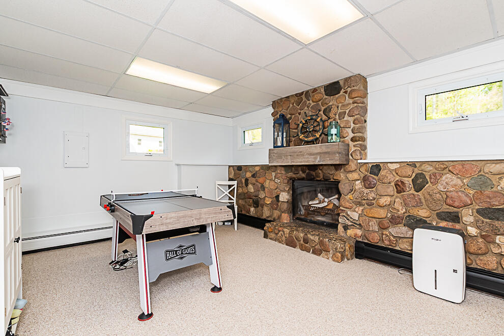 1210 N Eagle Lake Drive Kalamazoo MI 49009
