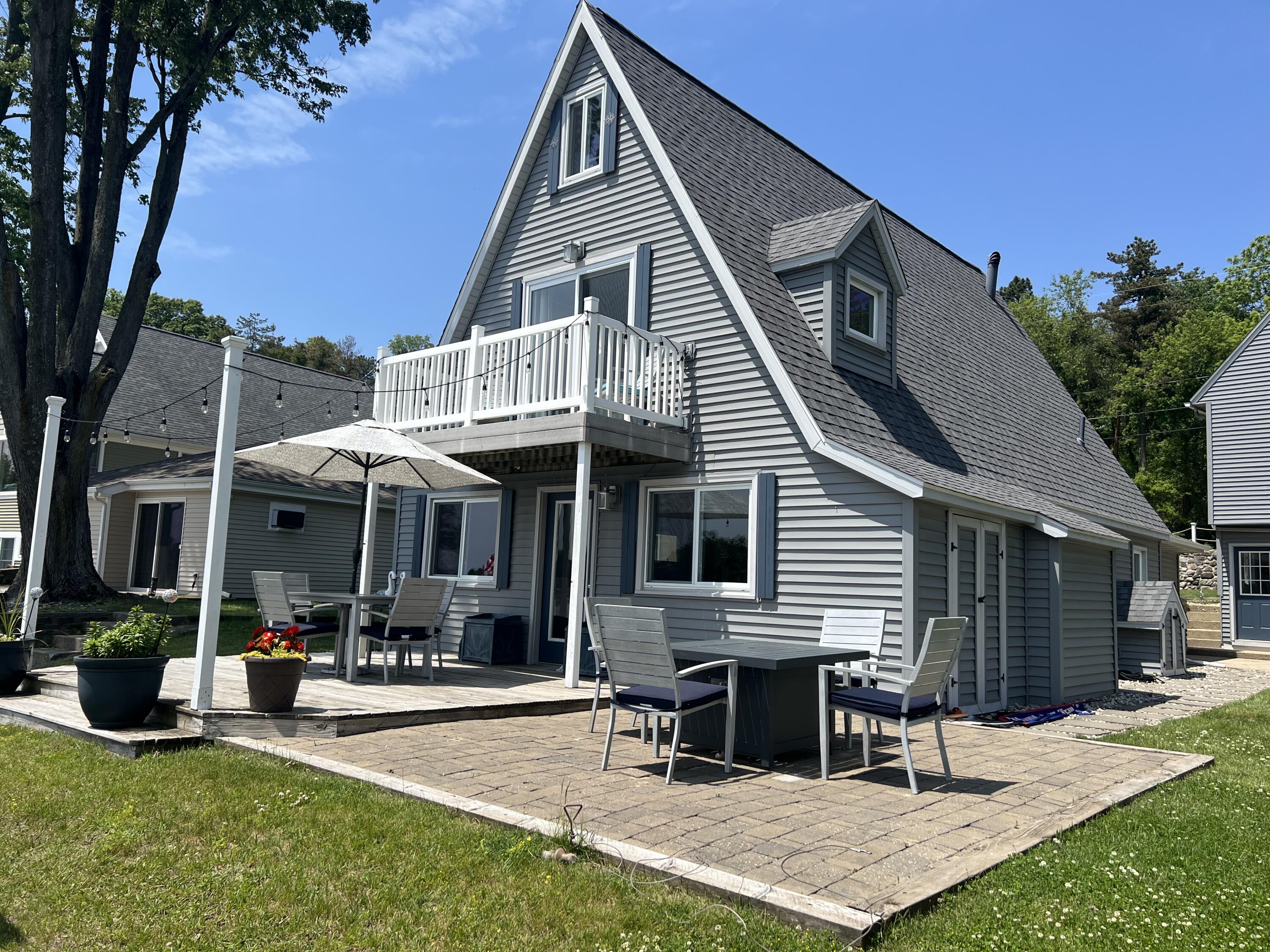 1210 N Eagle Lake Drive Kalamazoo MI 49009