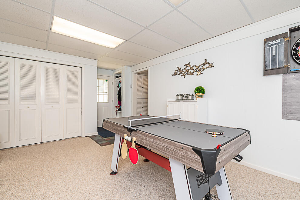 1210 N Eagle Lake Drive Kalamazoo MI 49009