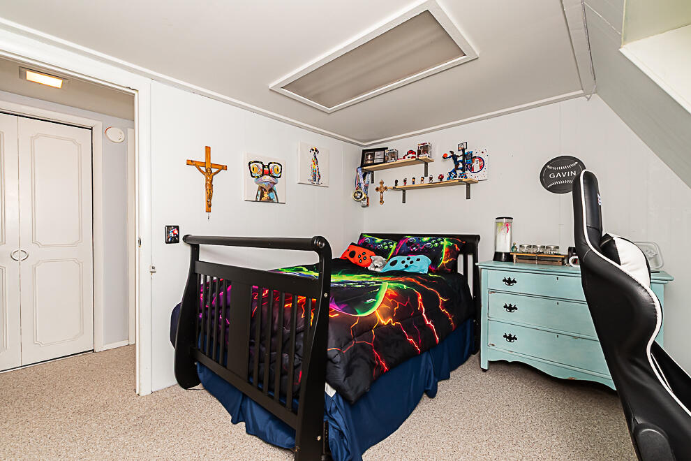1210 N Eagle Lake Drive Kalamazoo MI 49009