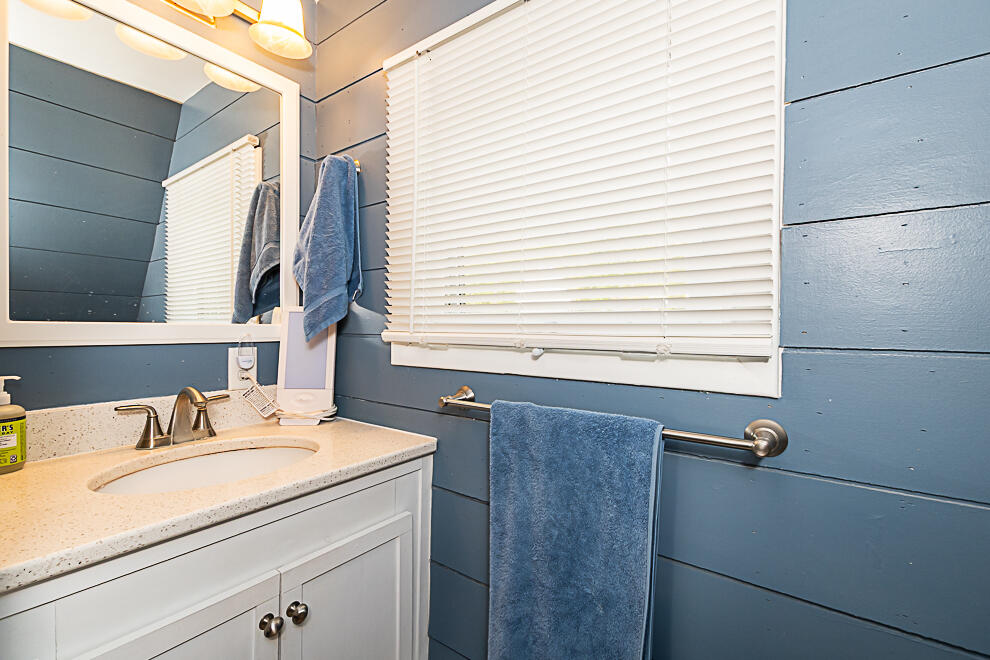 1210 N Eagle Lake Drive Kalamazoo MI 49009