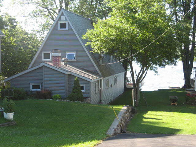 1210 N Eagle Lake Drive Kalamazoo MI 49009