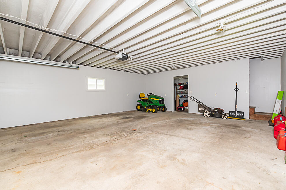 1210 N Eagle Lake Drive Kalamazoo MI 49009