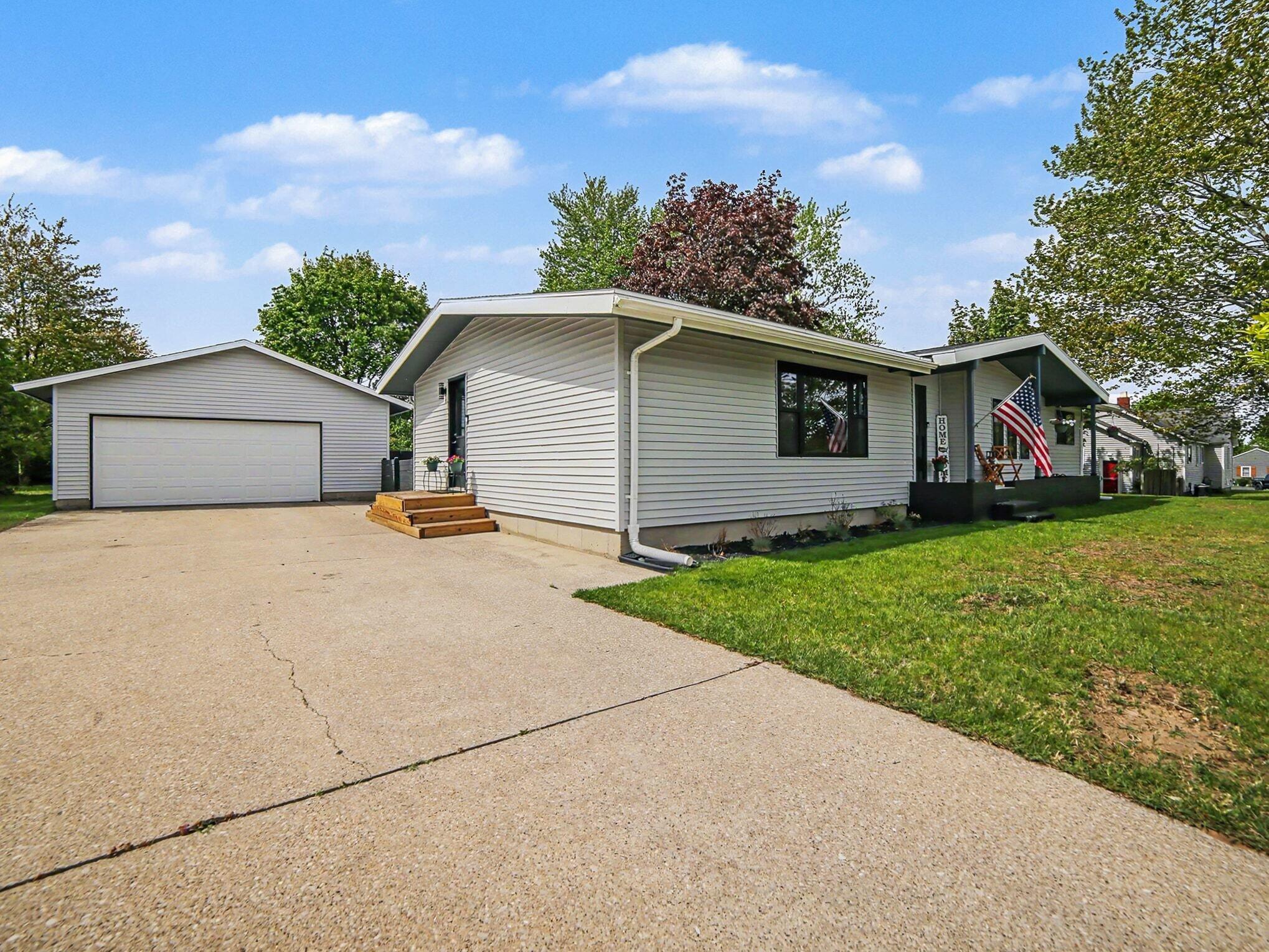 906 Mitchell Street Ludington MI 49431