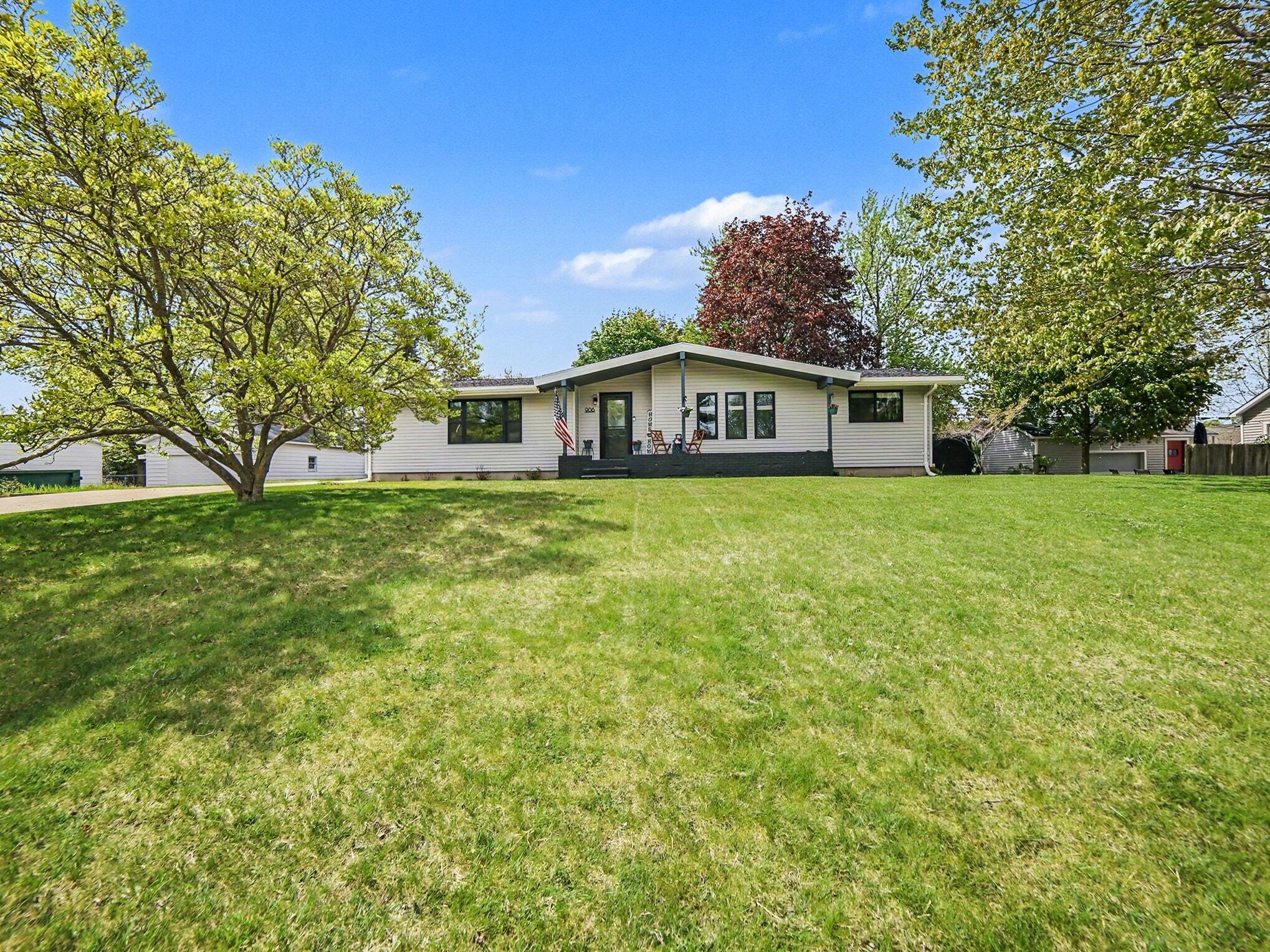906 Mitchell Street Ludington MI 49431