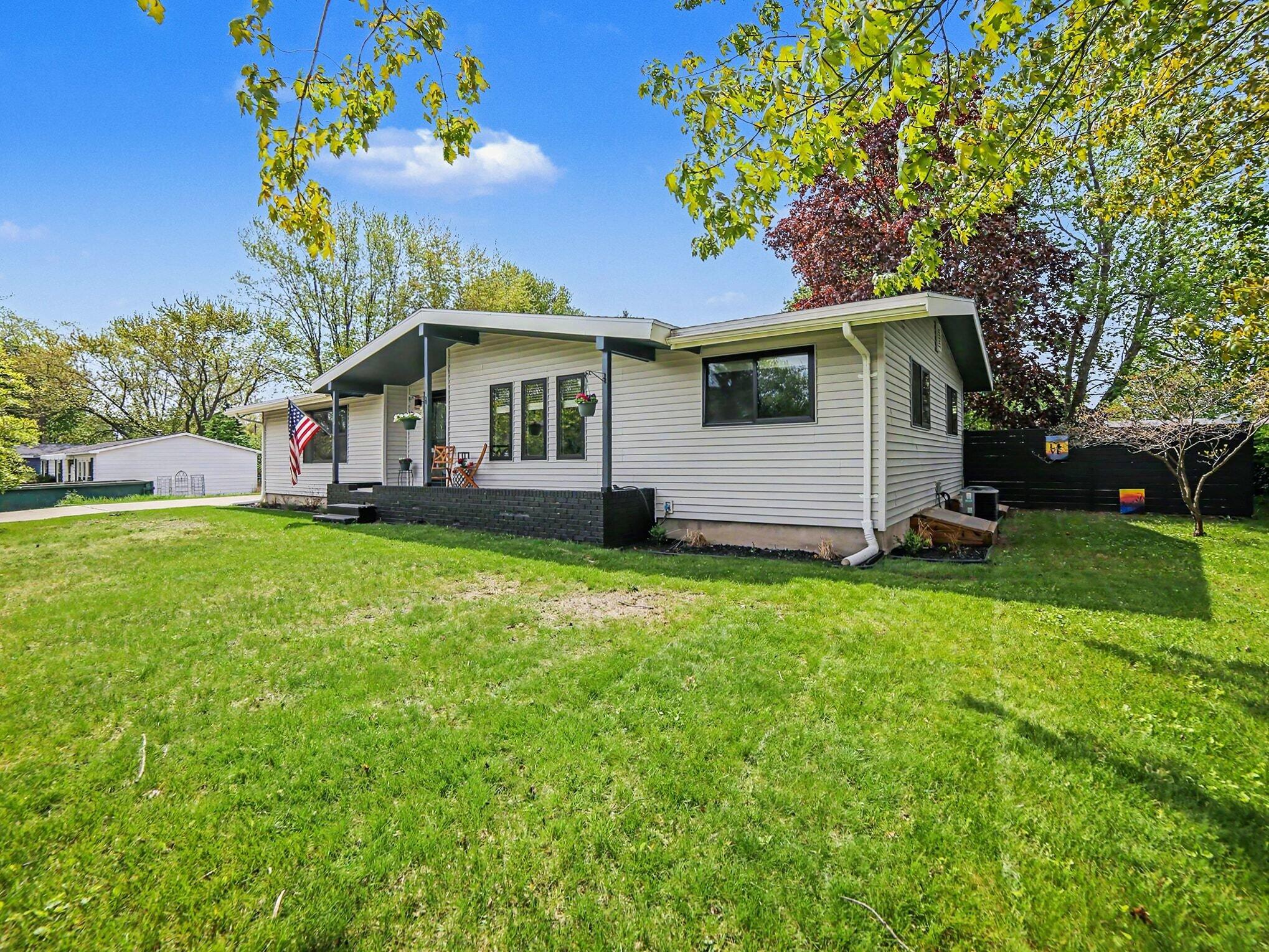 906 Mitchell Street Ludington MI 49431