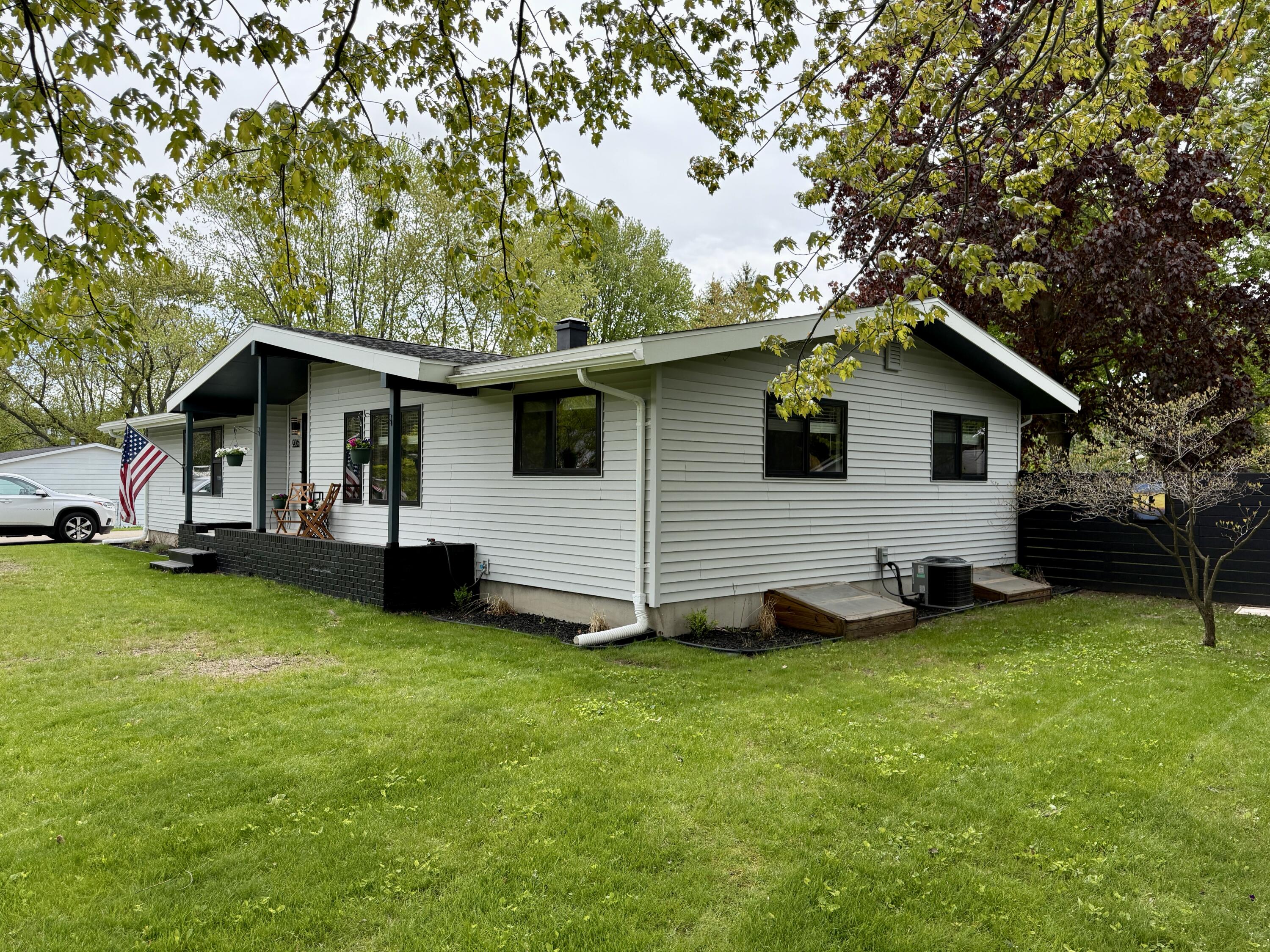 906 Mitchell Street Ludington MI 49431