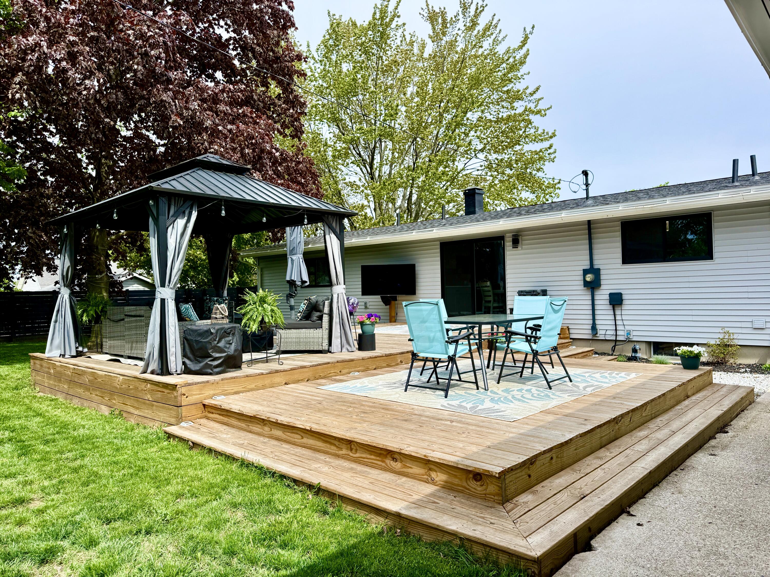 906 Mitchell Street Ludington MI 49431