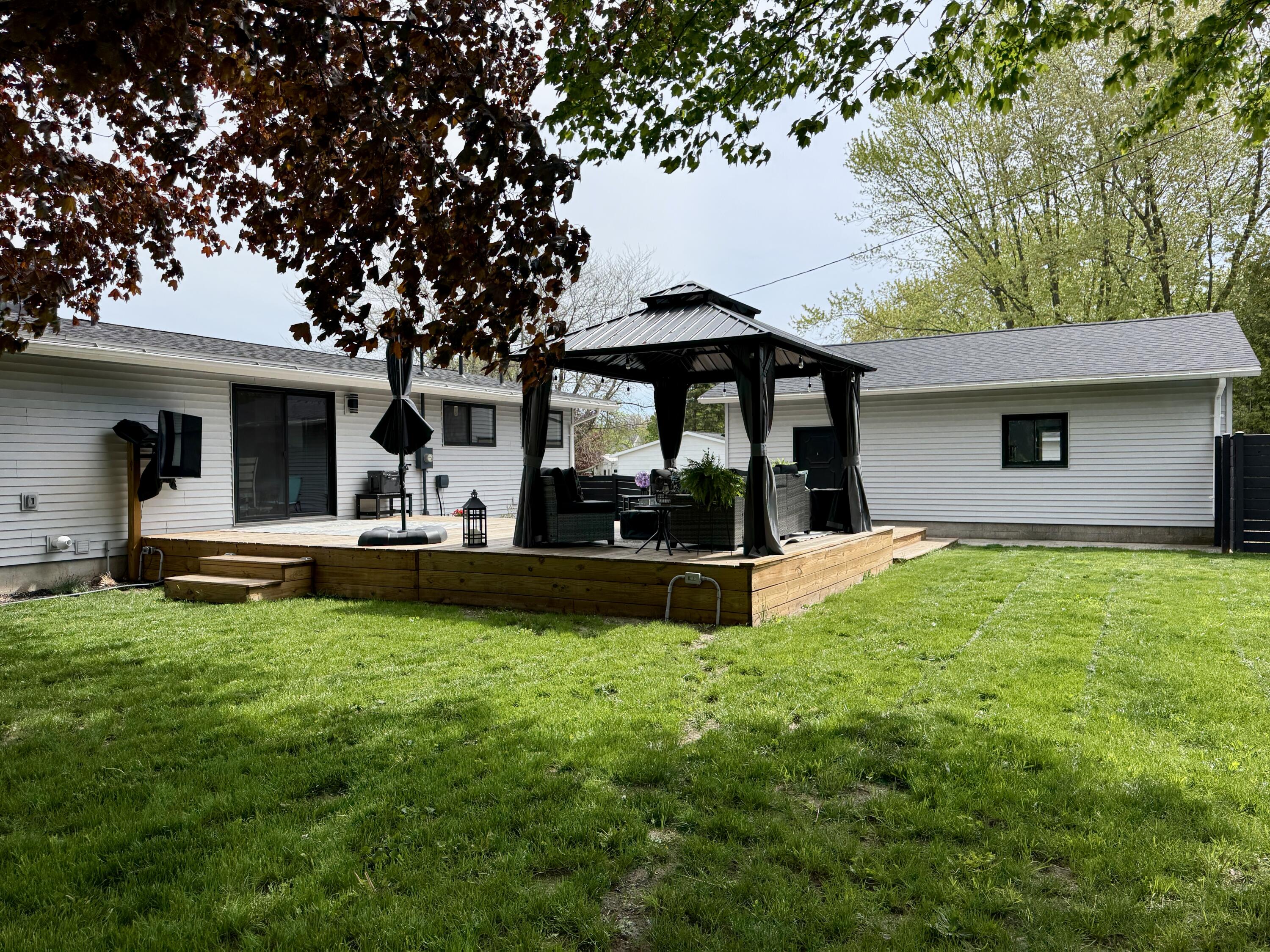 906 Mitchell Street Ludington MI 49431