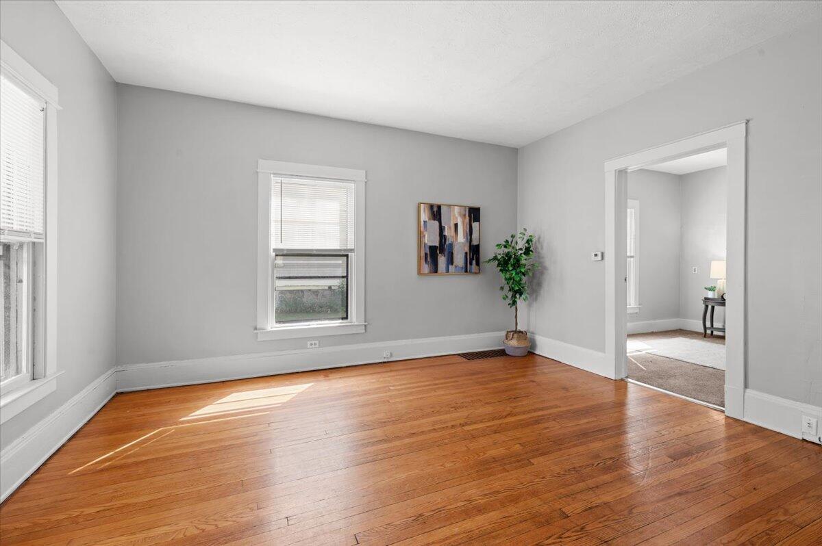 631 Paris Avenue SE Grand Rapids MI 49503