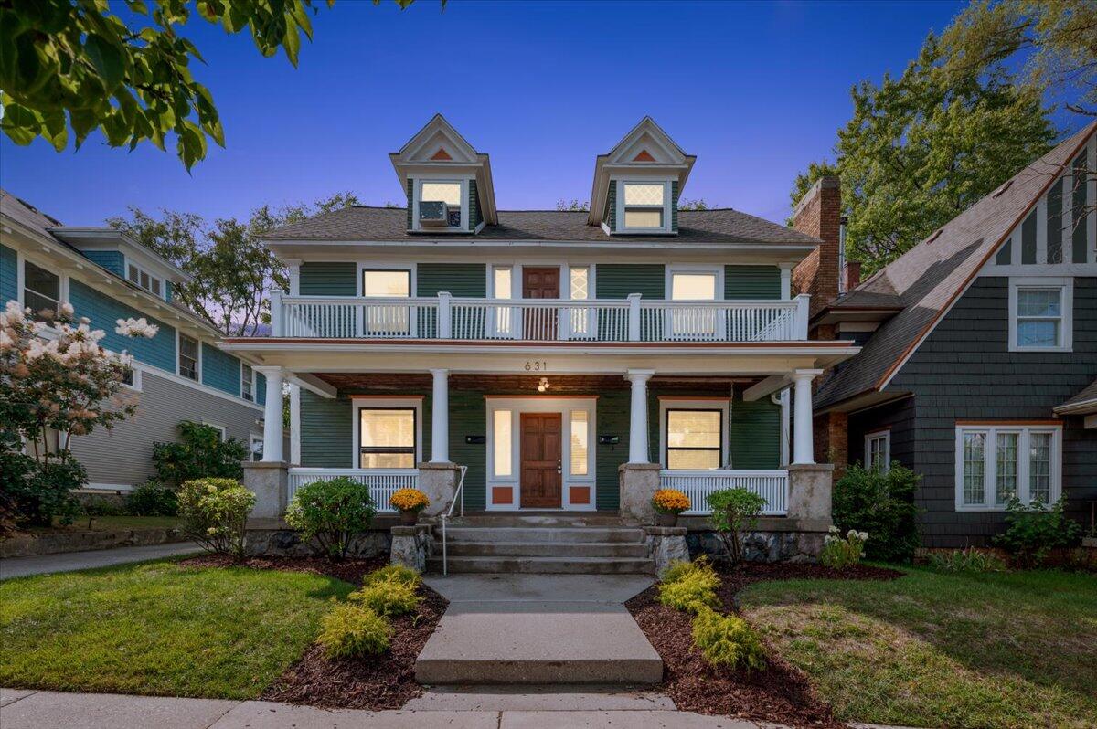 631 Paris Avenue SE Grand Rapids MI 49503