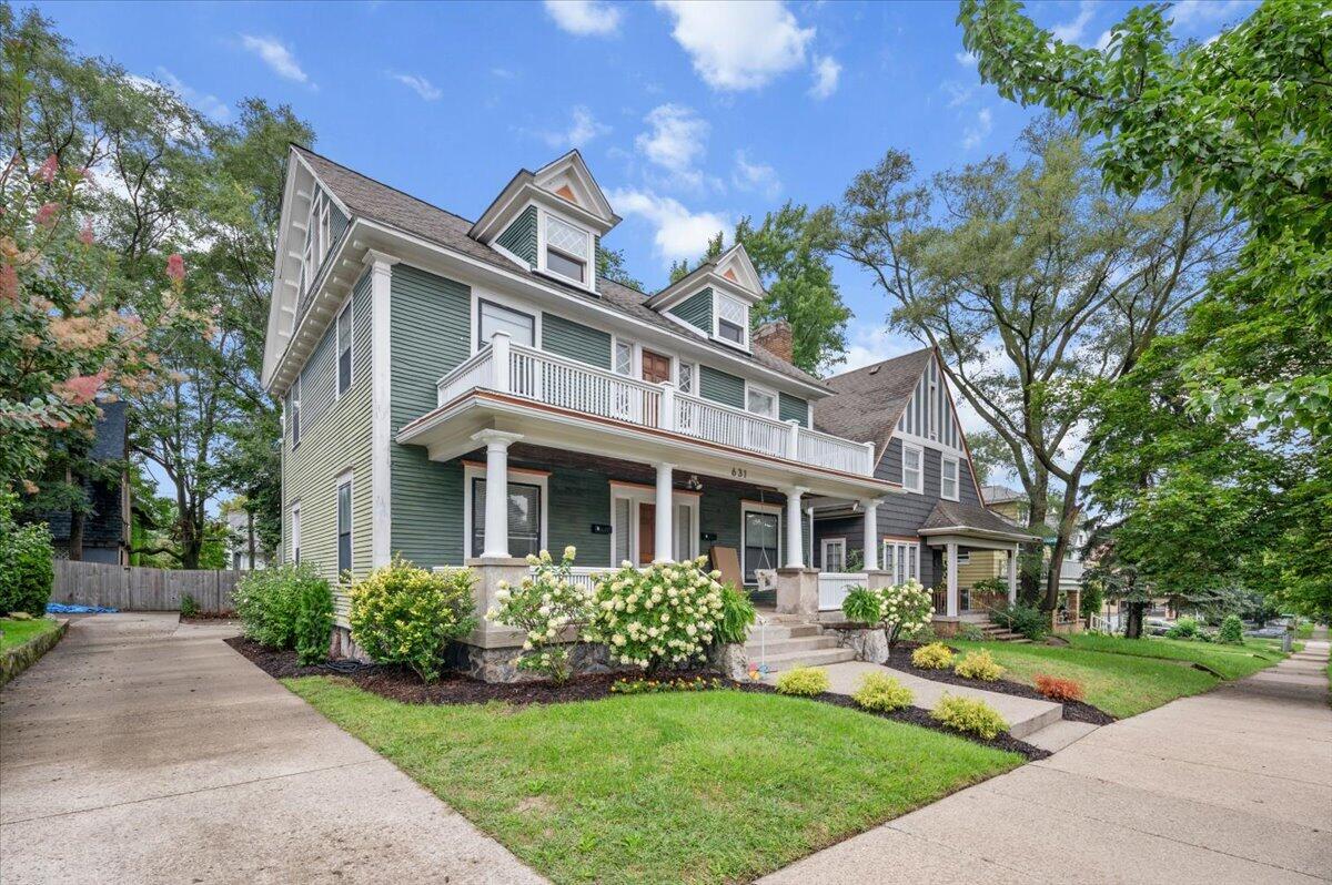 631 Paris Avenue SE Grand Rapids MI 49503